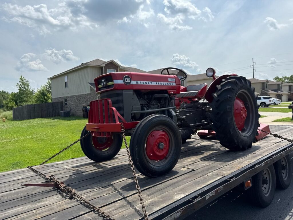 Massey_Ferguson_ tractor